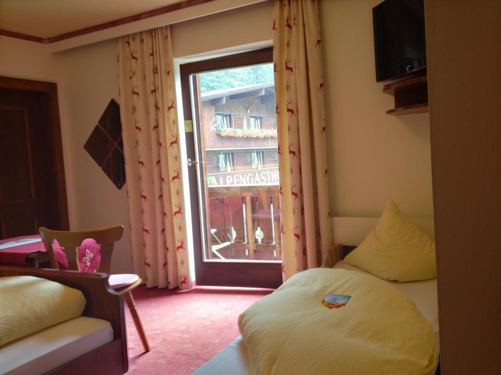 Das Naturhotel Die Eng Hinterriss Room photo